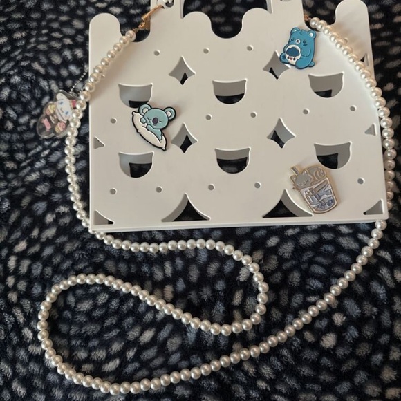 Elegant White Faux Pearl Bag Chain 43.3inches - Gold Hardware - Picture 3 of 5